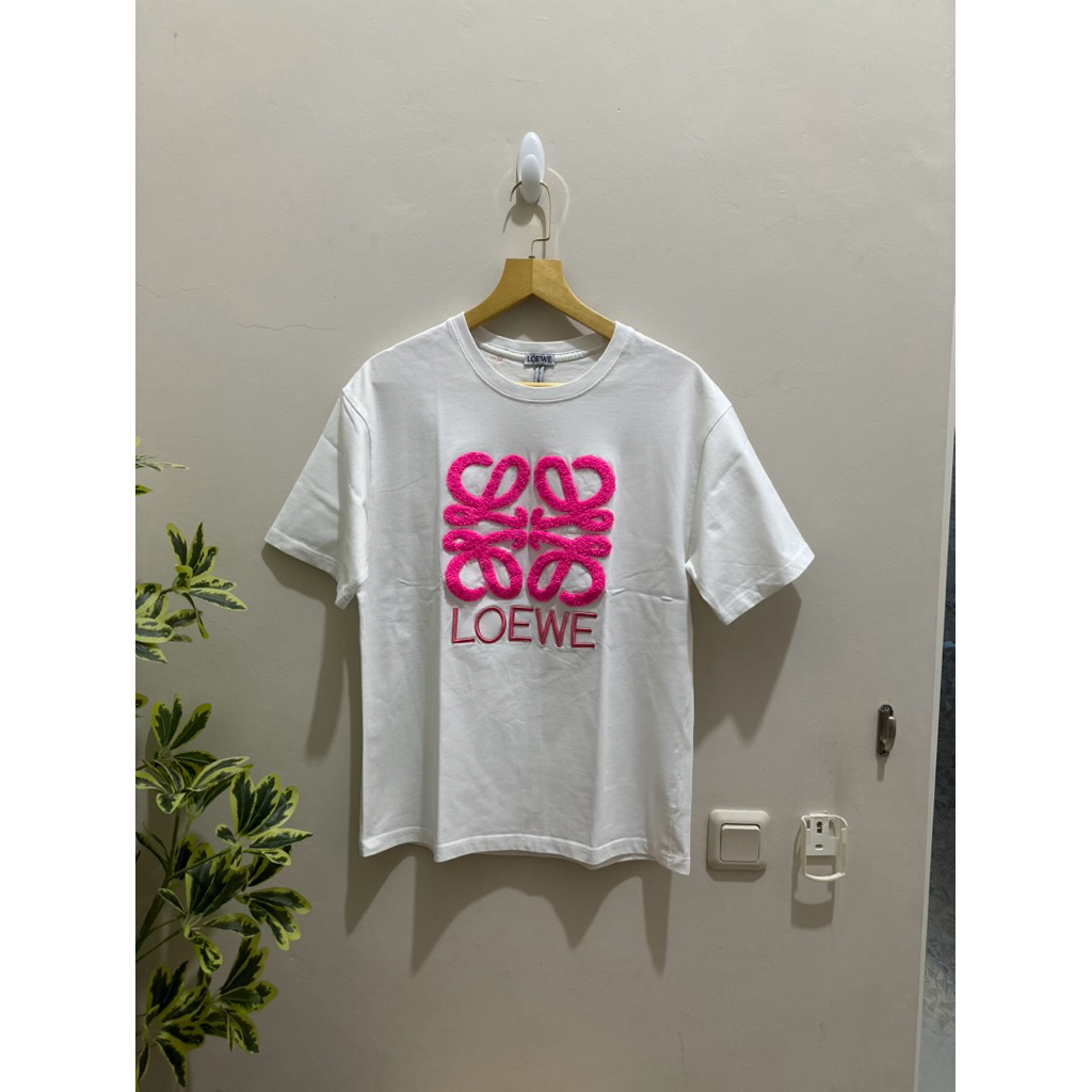 Tshirt Kaos Loewe Luxury Europe Preloved