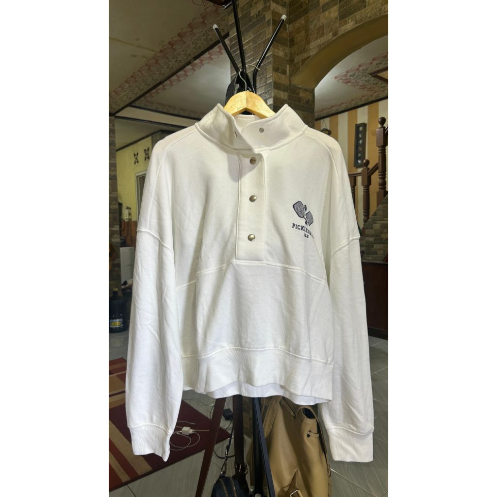 PRELOVED atasan cn sweater crop top LIKE NEW!