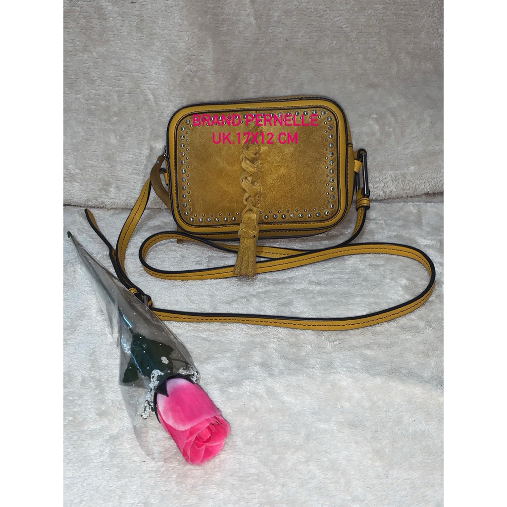 Brand Parnelle Preloved Tas Sling mini kulit