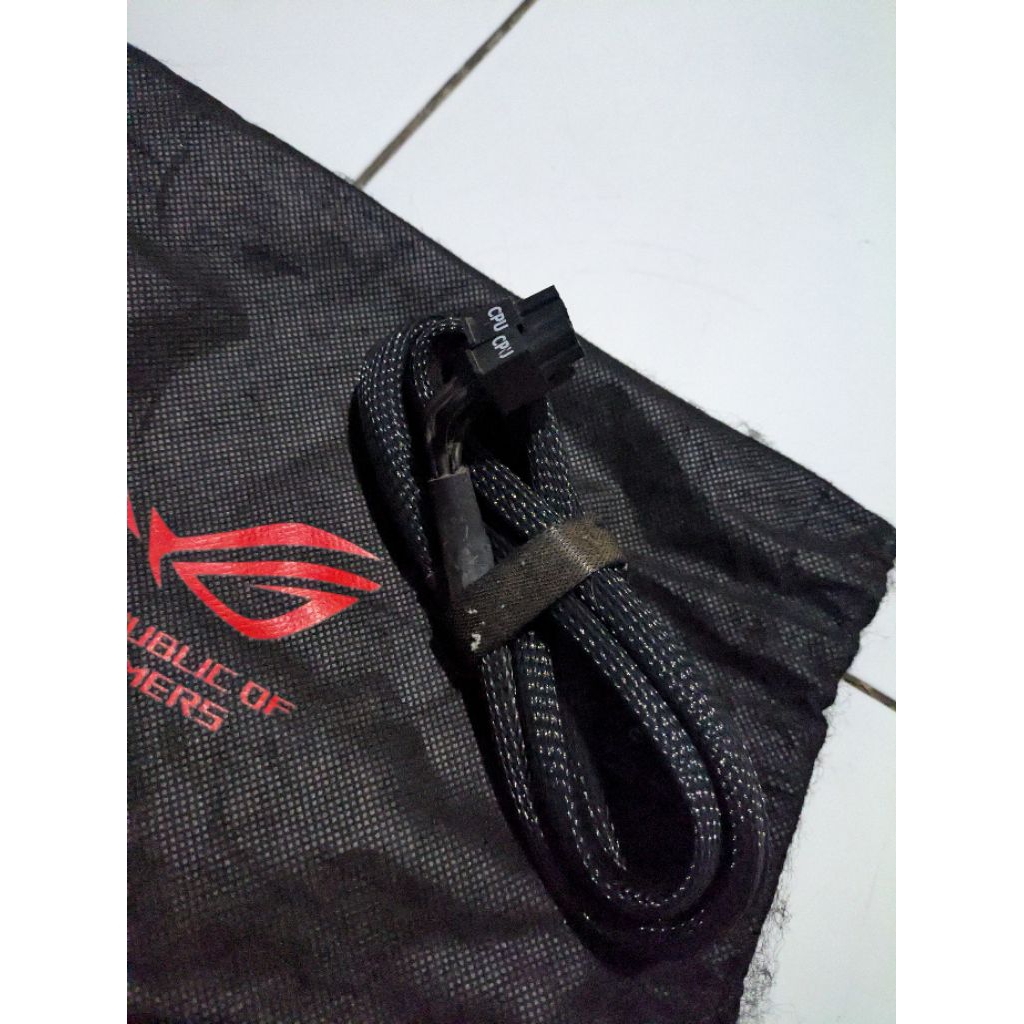 Kabel modular CPU 8 pin Copotan ROG STRIX 650W