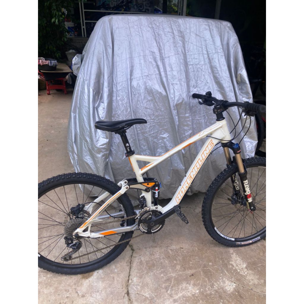 Adrenaline sepeda Fullsus