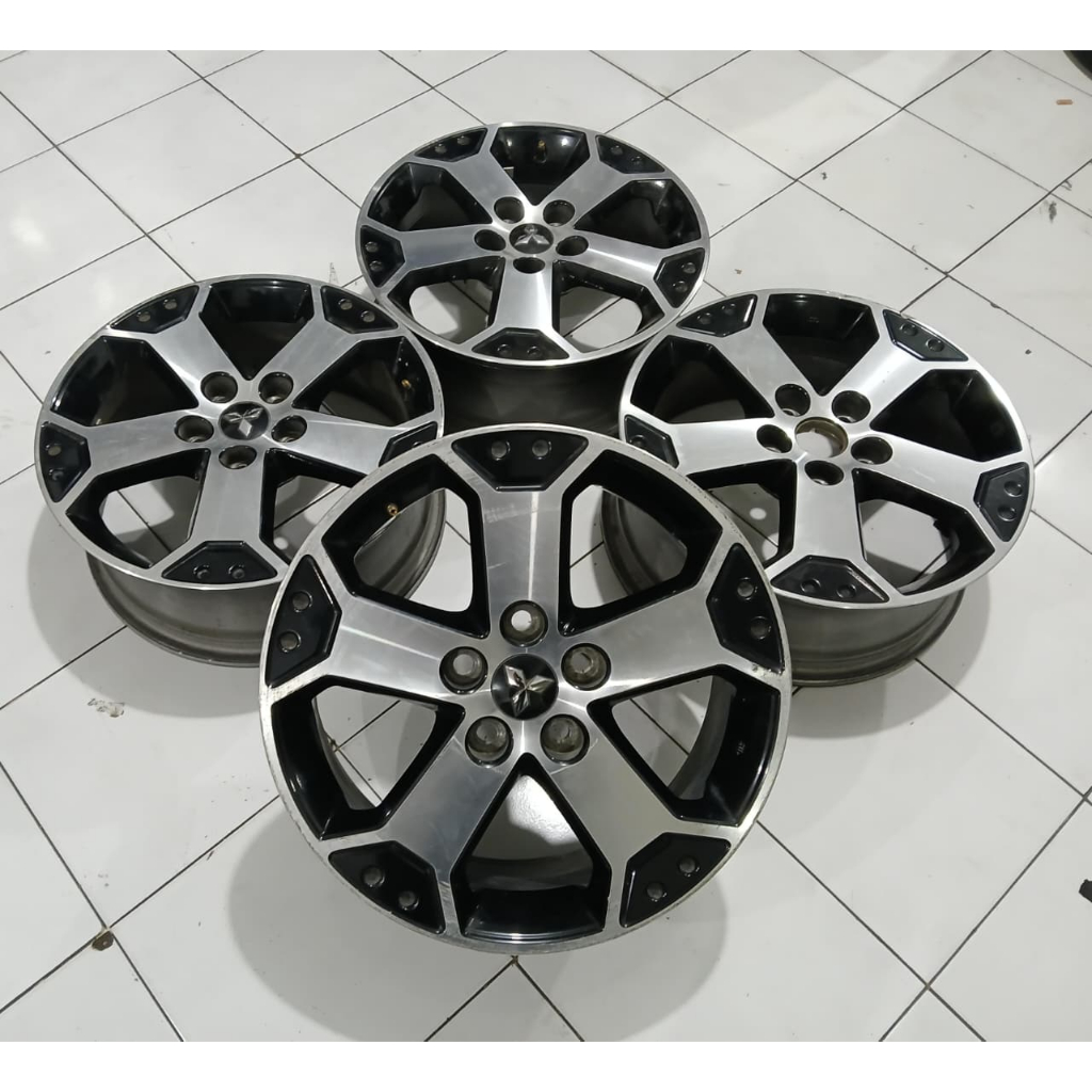 JUAL VELG MOBIL BEKAS TIPE STANDAR XPANDER R17 PCD 5