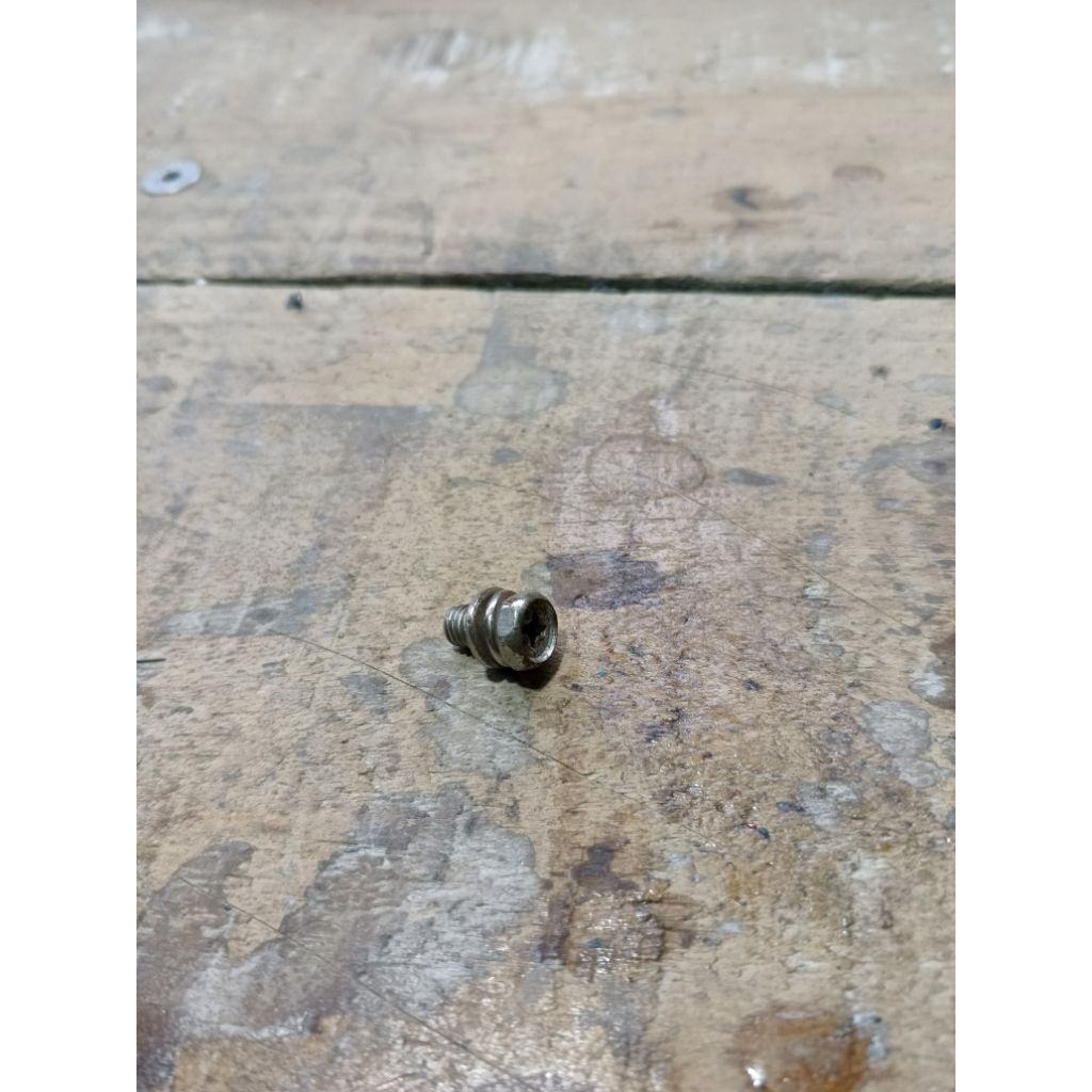 Baut aki sepeda listrik motor listrik bekas