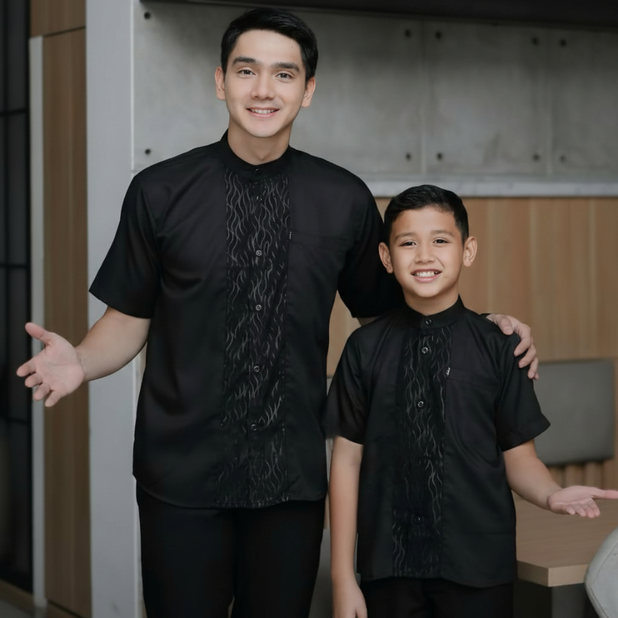 Baju Koko Couple Ayah dan Anak Laki Laki Hitam Embos Mewah/Kemeja Koko Sarimbit Keluarga Premium
