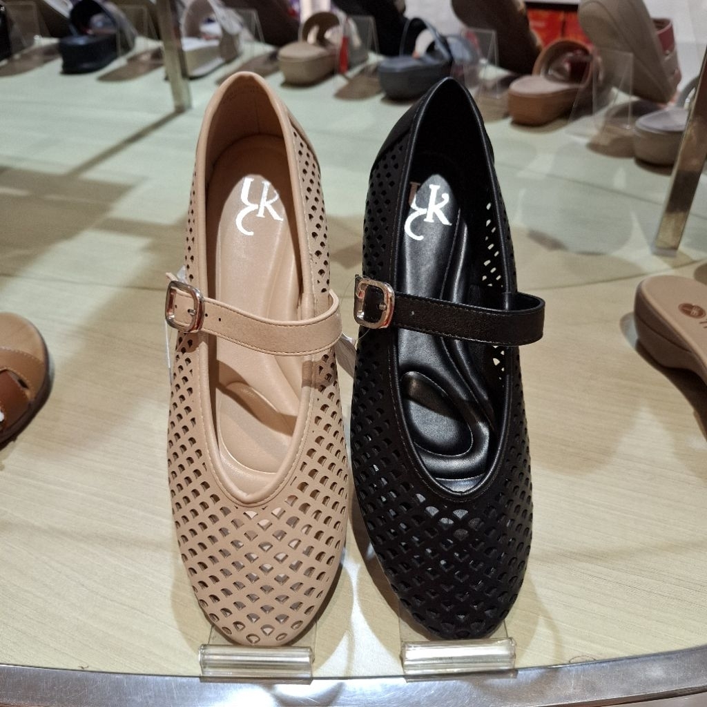 Sepatu Flat Wanita Yongki Komaladi ORI