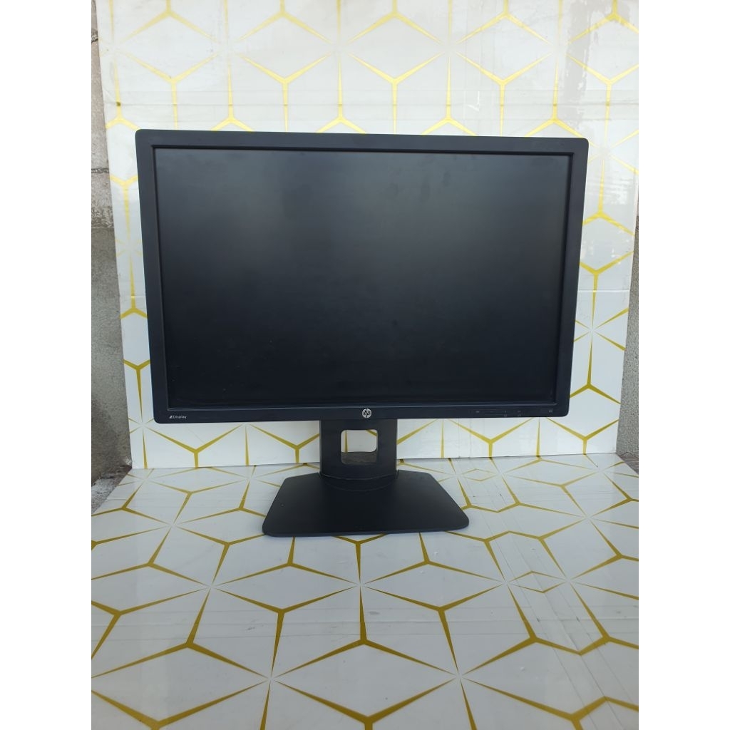 monitor hp 24 inchi wide mulus like new lengkap kabel power dan kabel vga