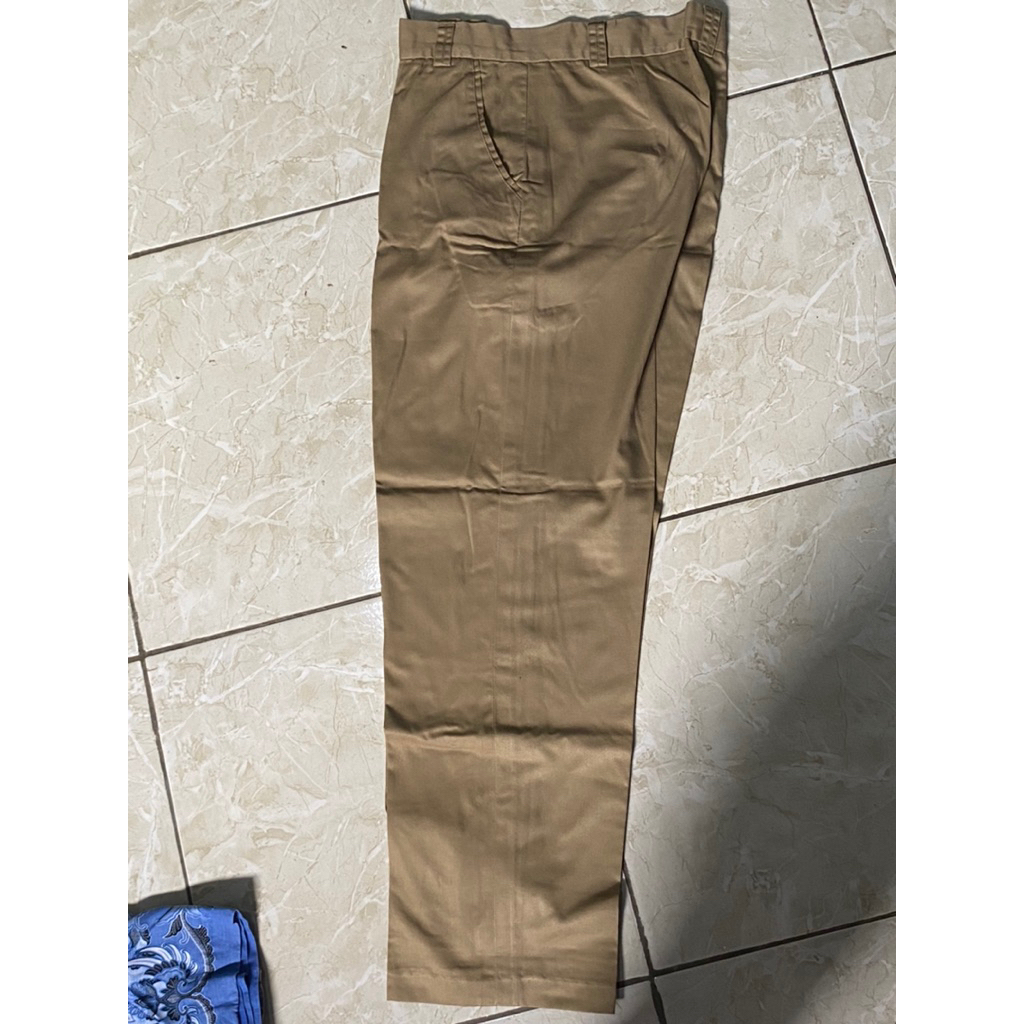 [PRELOVED] Celana Seragam Keki Wanita