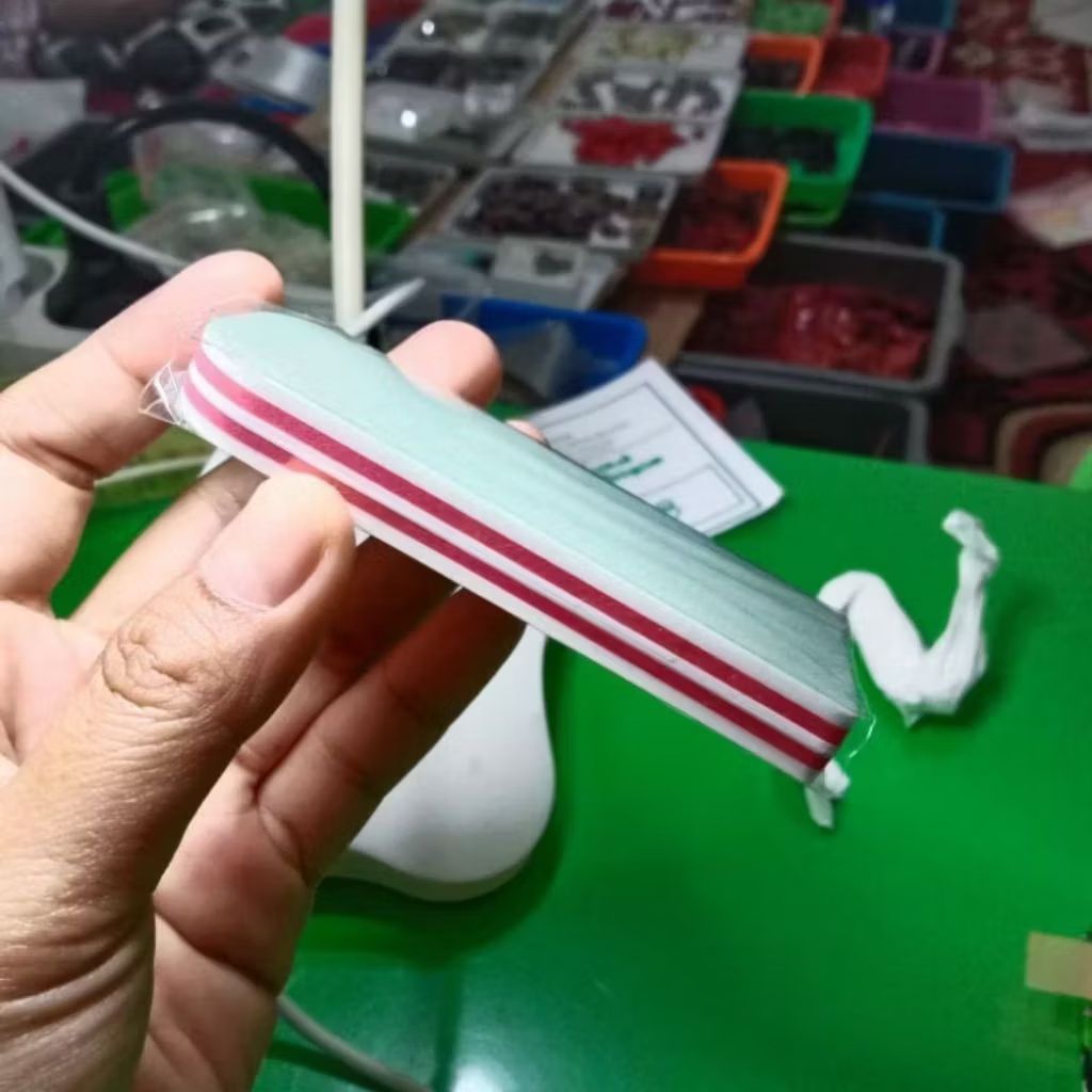 Spon serbaguna Spartax pengkilap batu akik