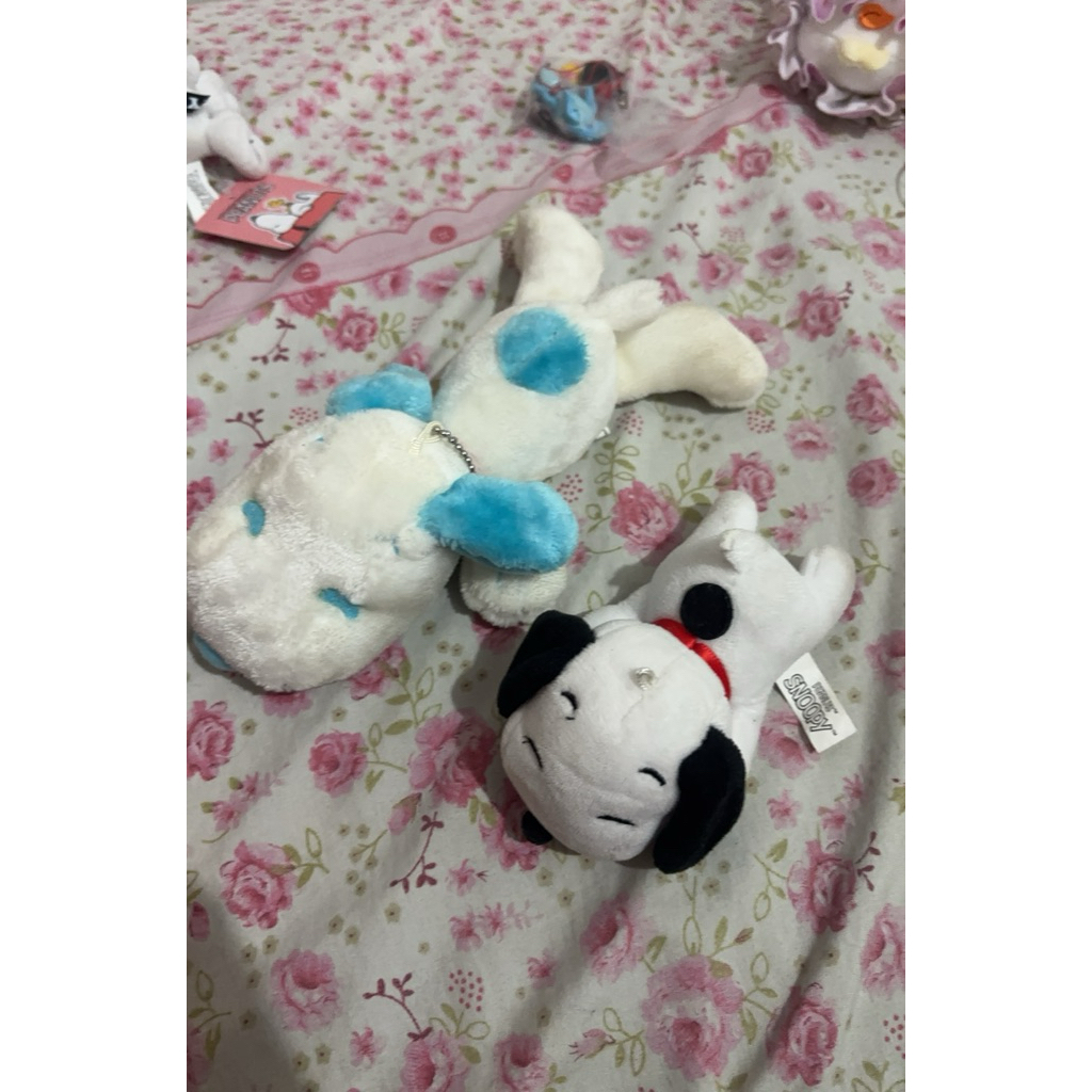 snoopy plush keychain rebahan peanuts