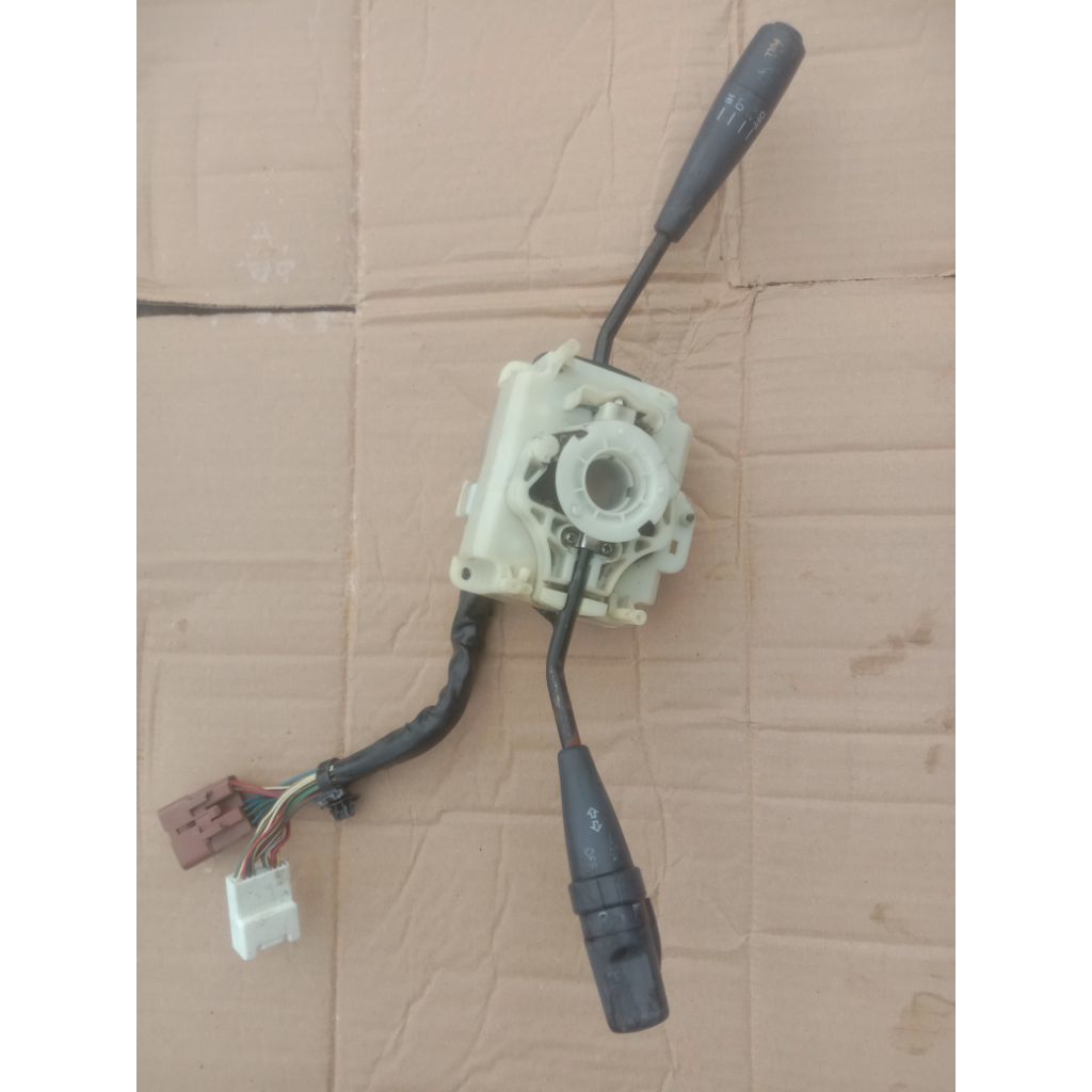saklar lampu /saklar sen/saklar kombinasi Dyna 110 130 Hino Dutro 130ht 12v ASLI original copotan mo