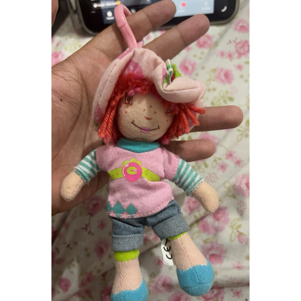 RARE MINI STRAWBERRY SHORTCAKE PLUSH KEYCHAIN