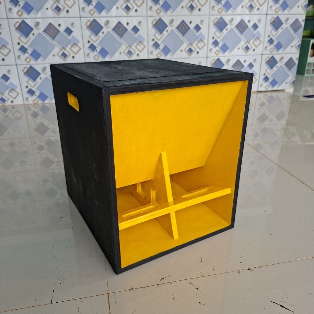 BOX CLA 8 INC TRIPLEK 12 MM