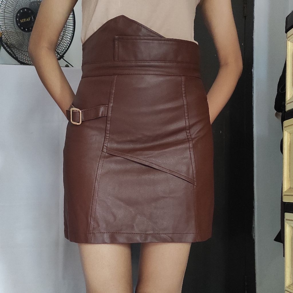 [PRELOVED] ROK/SKIRT LEATHER/KULIT SPAN/BODYCON A LINE