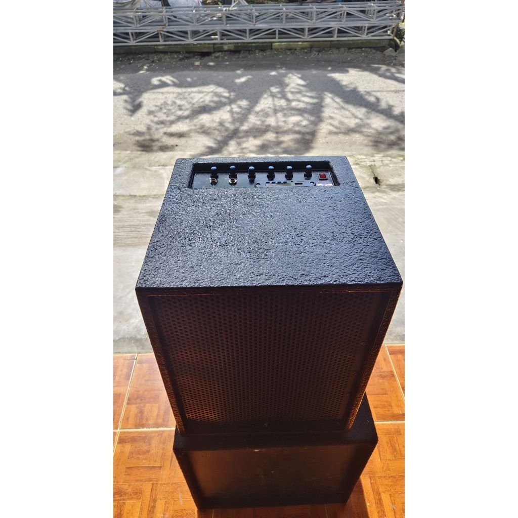 Sound aktif 10 inch Bluetooth plus Power Amplifier 300 watt