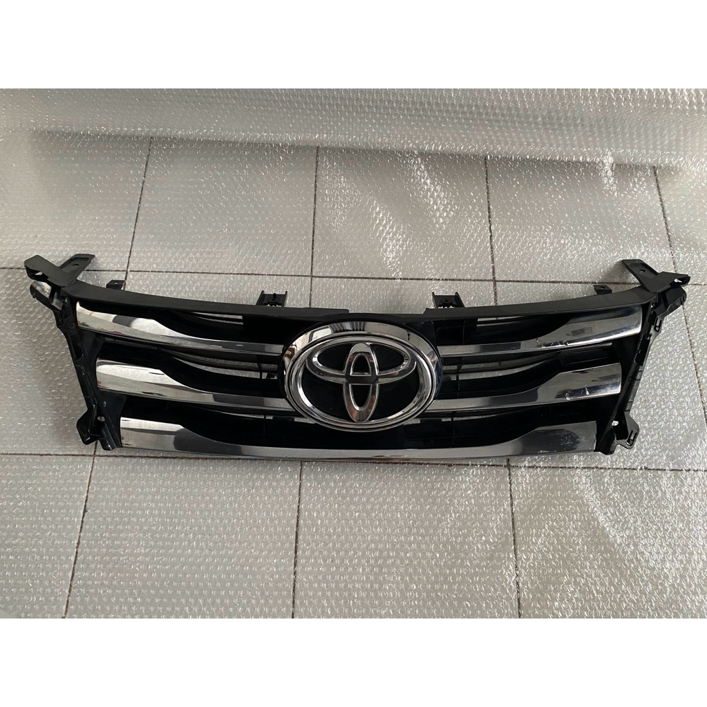 Grill Grile Toyota Fortuner VRZ vrz Original Copotan