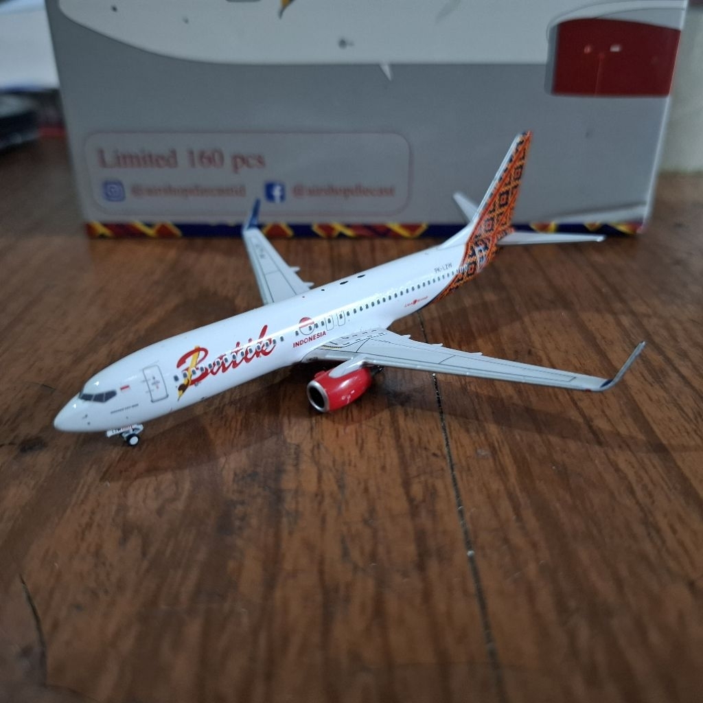 diecast pesawat Airshop Boeing B737-800 Batik Air 1:400 PK-LZW Panda Model