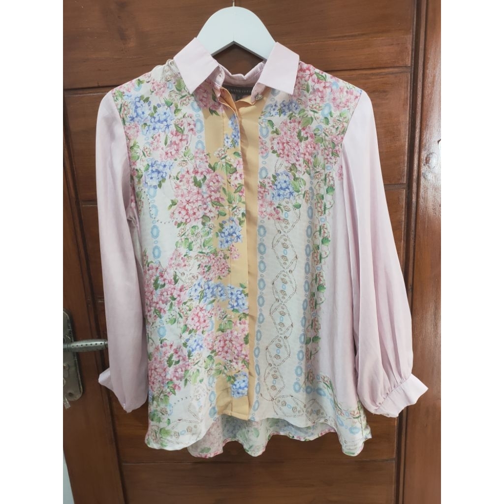 Echantia Benang Jarum shirt PL size S