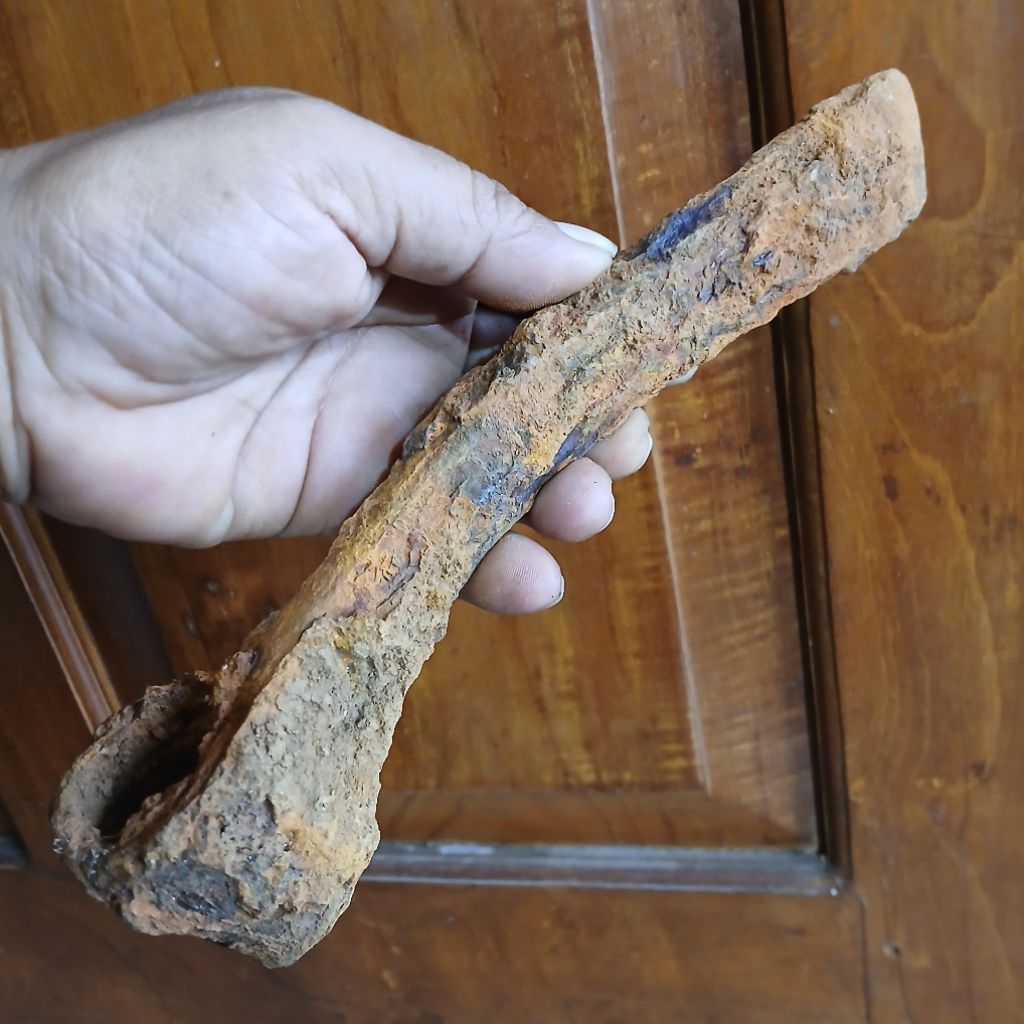 Koleksi Temuan Galian Tanah Kapak Besi Lincung KUNO KaBudhan