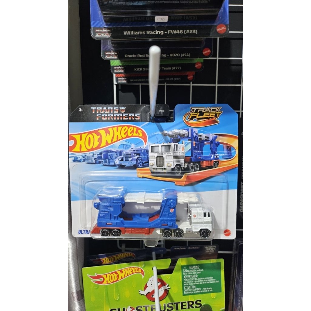 hotwheels ultra magnus bonus protector