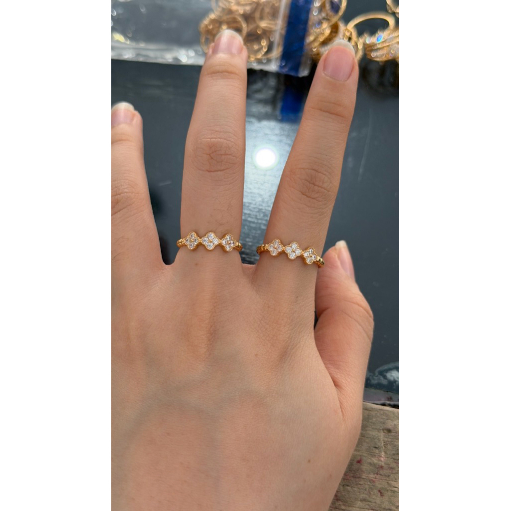 Cincin bunga 3 permata 6k Toko mas murni Kedungwaringin