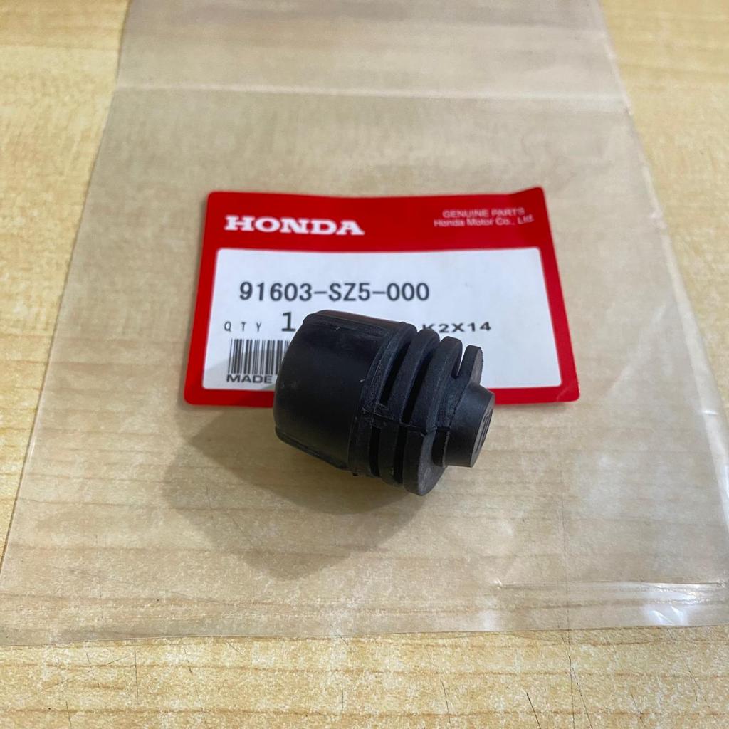 Karet Penahan Kap Mesin Mobilio 2014-2019 Genuine