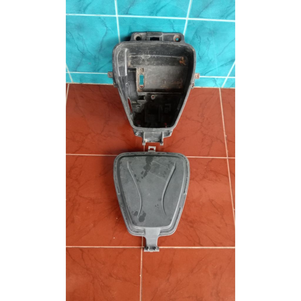 bok bagasi dudukan jok Honda Scoopy karbu second original copotan