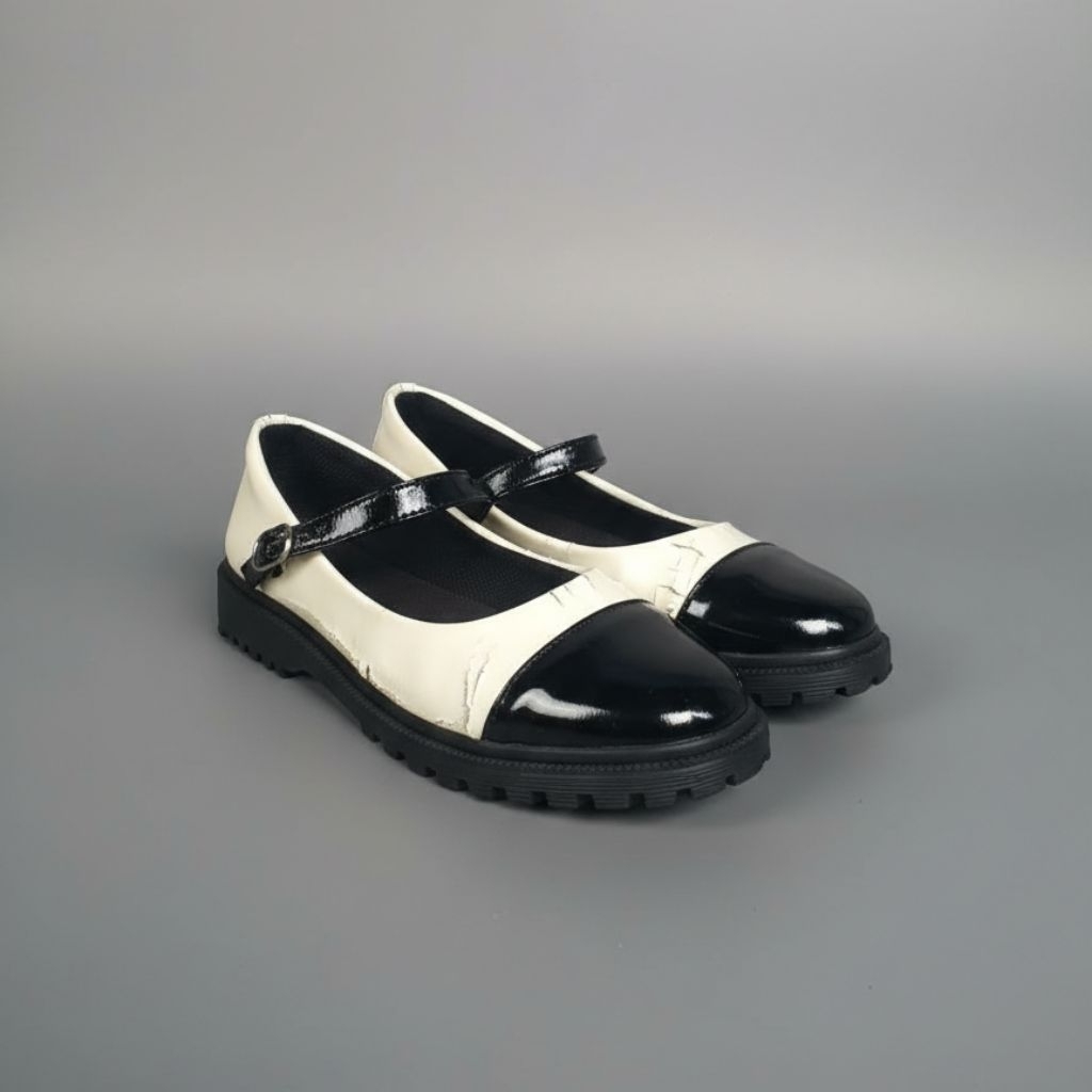 (Preloved) SEPATU FLAT GESPER COMBI COLOR