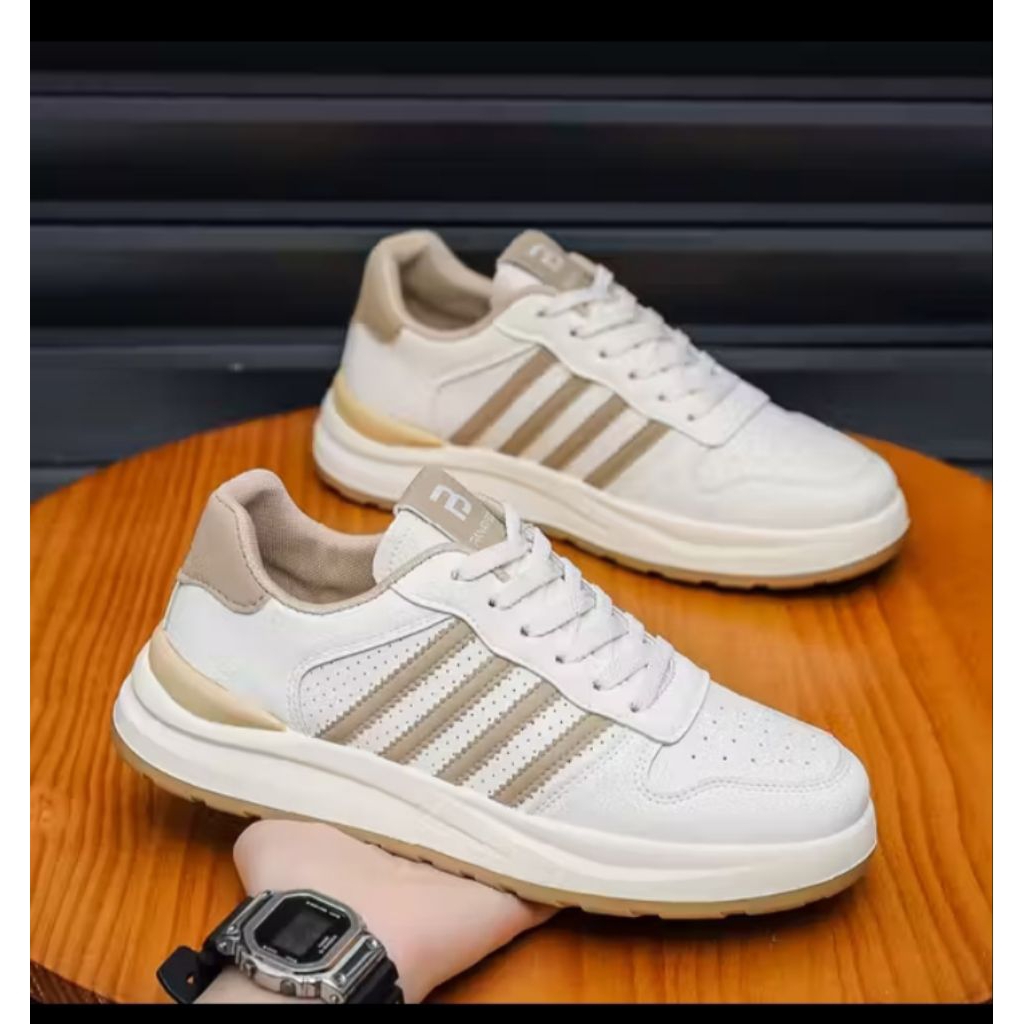 SEPATU SNEAKERS COWOK PUTIH POLOS