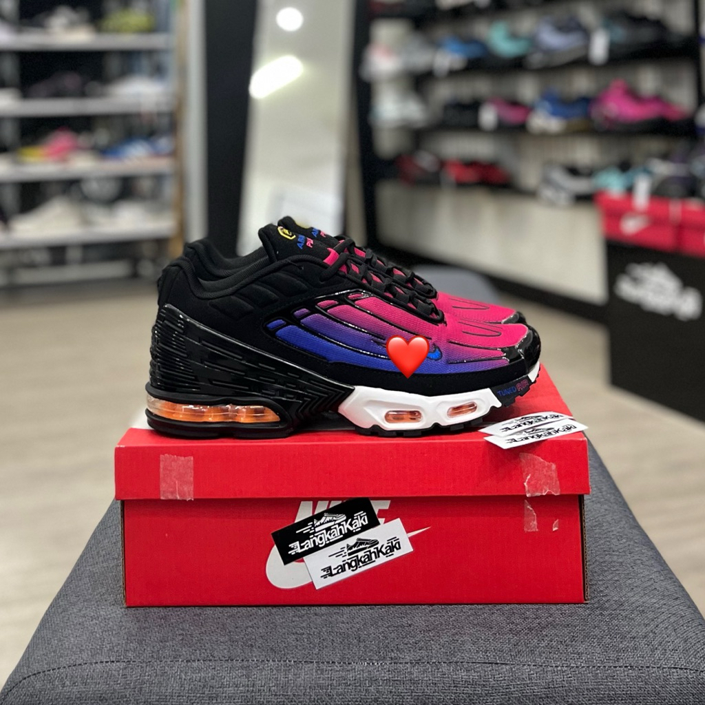 SEPATU PRIA TN PLUS 3 BARCELONA