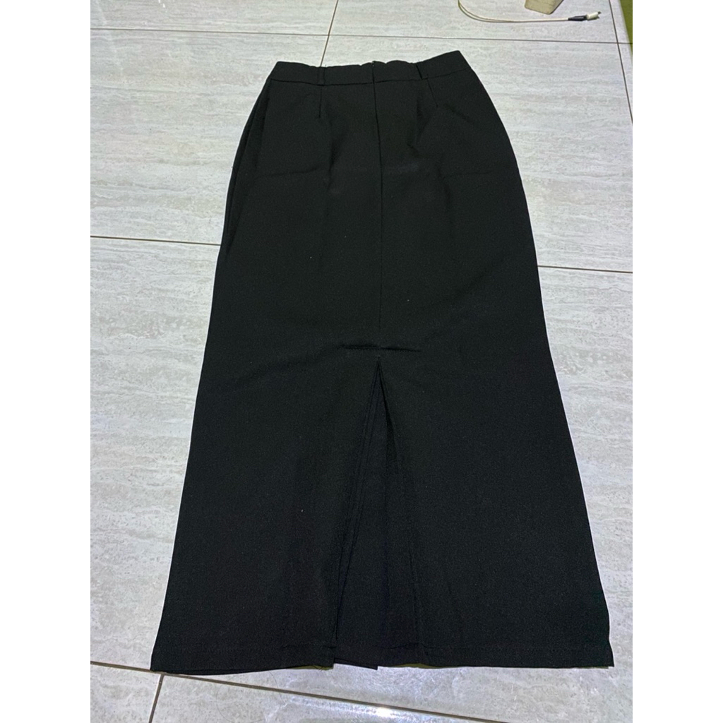Preloved rok span hitam