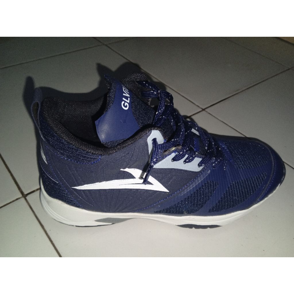 sepatu boxing/volly/running second size 39