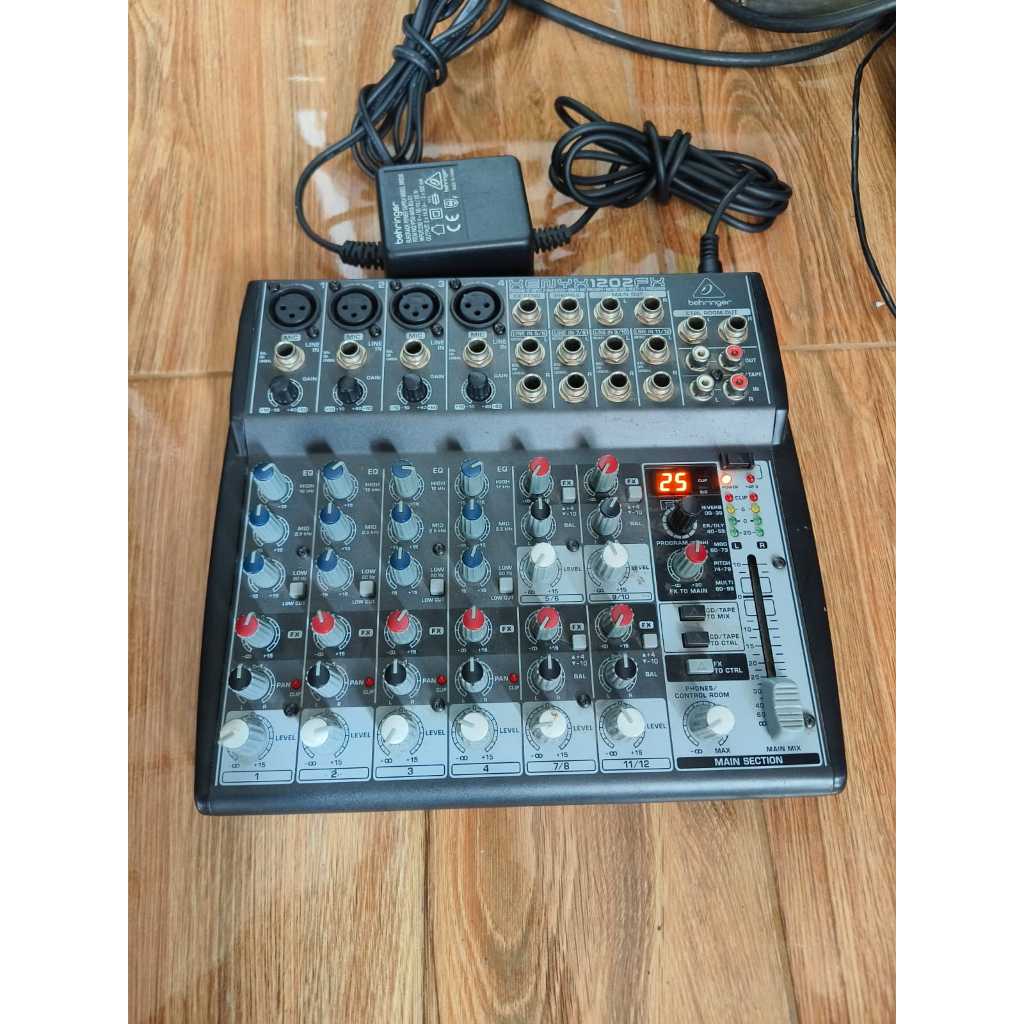Mixer behringer xenyx 1202fx second mulus original normal siap pake.