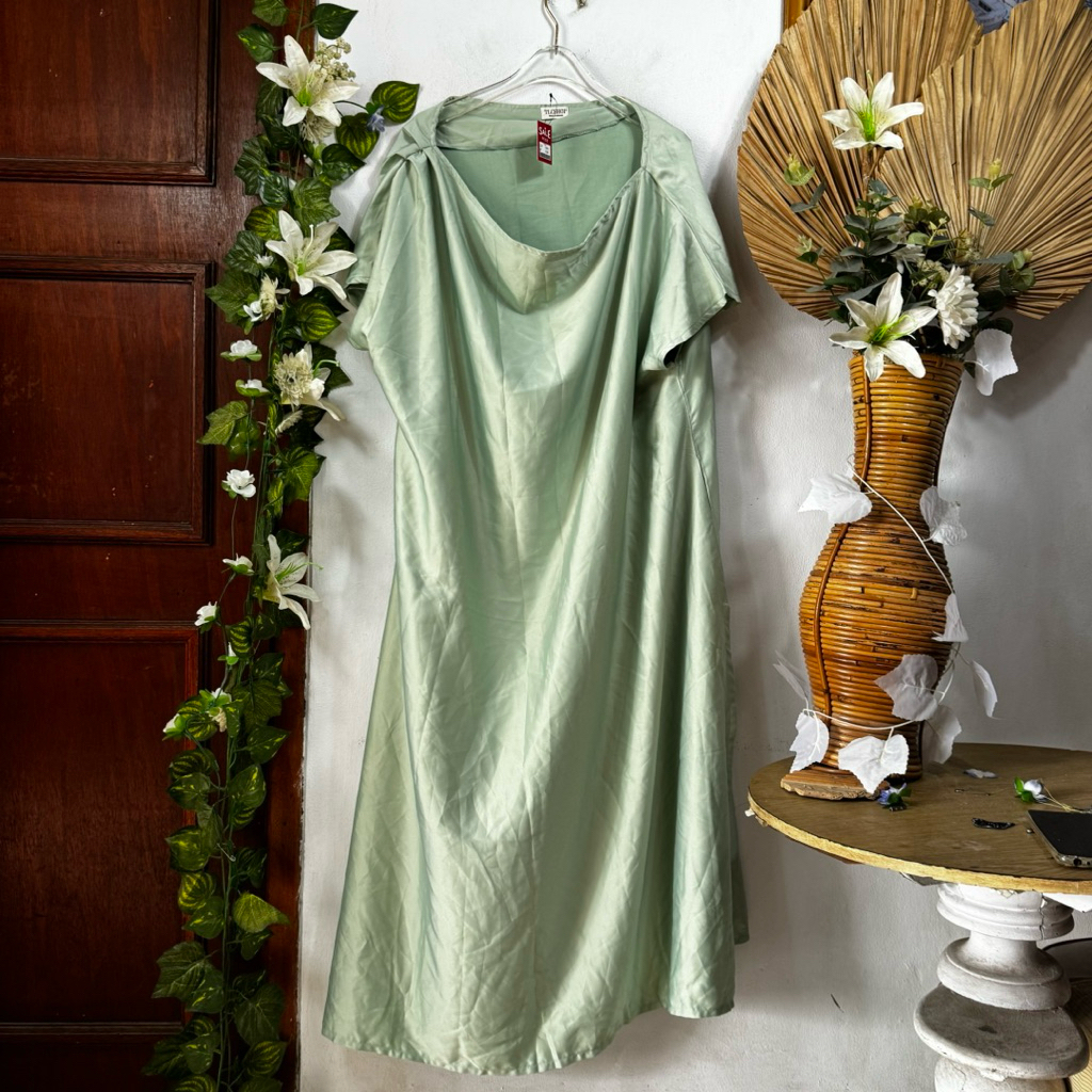 Midi Dress Sage Green Silk Tebal