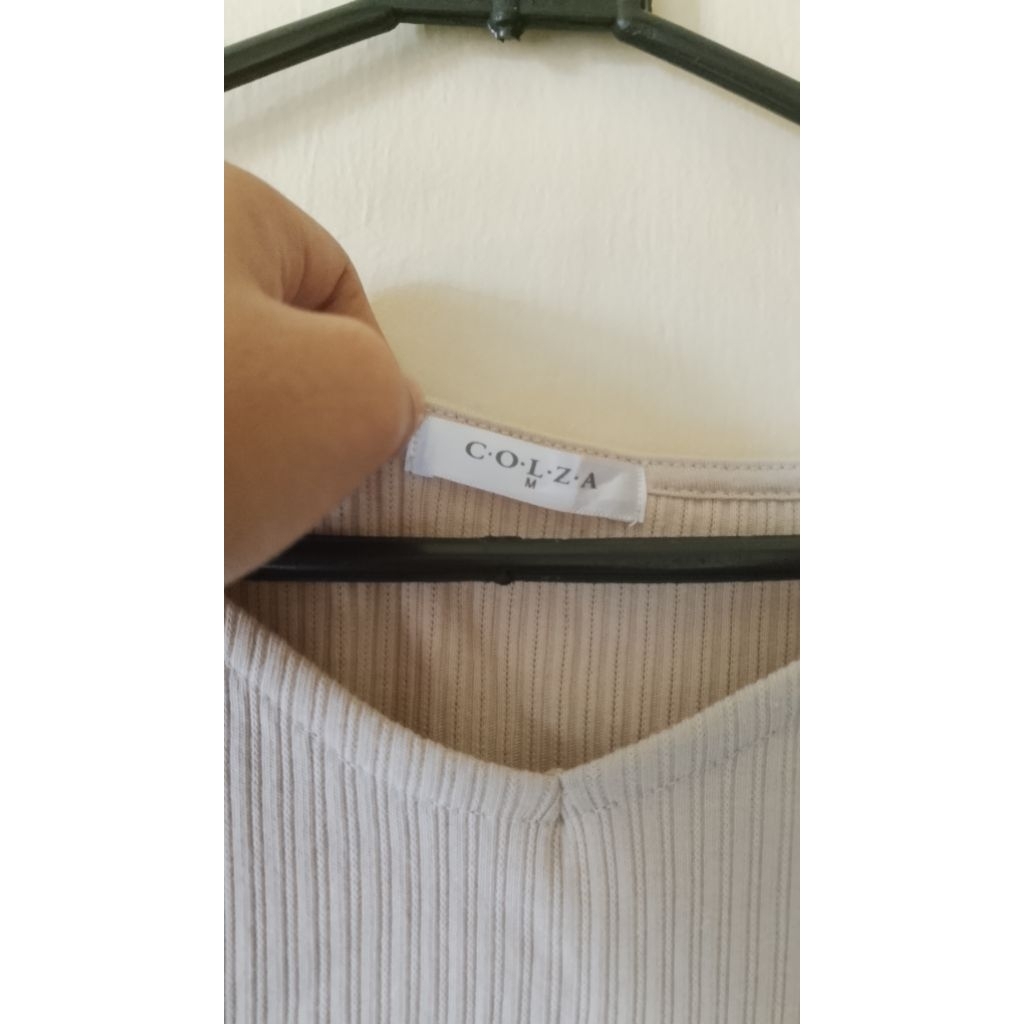 baju atasan wanita warna cream
