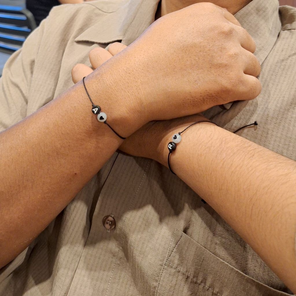 Rai Gelang Couple Pasangan / Gelang Couple Glow Heart & Inisial nama kamu / Gelang Pasangan / Hadiah