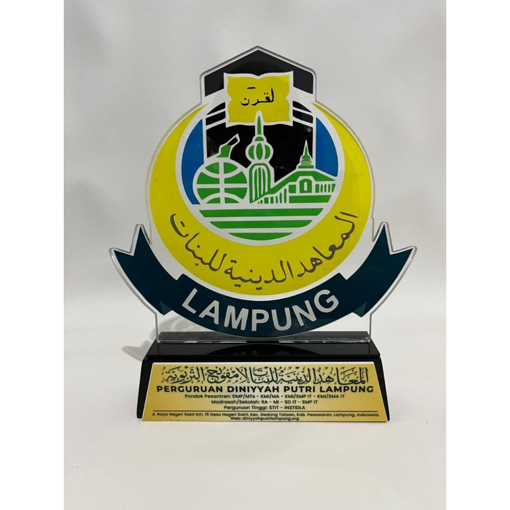 Plakat Akrilik Tatakan Kayu + Box PLAKAT AKRILIK CUSTOM TATAKAN KAYU HITAM