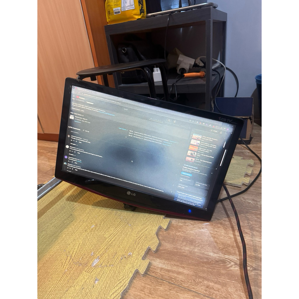 LG TV/Monitor 22 inch 1080p bekas
