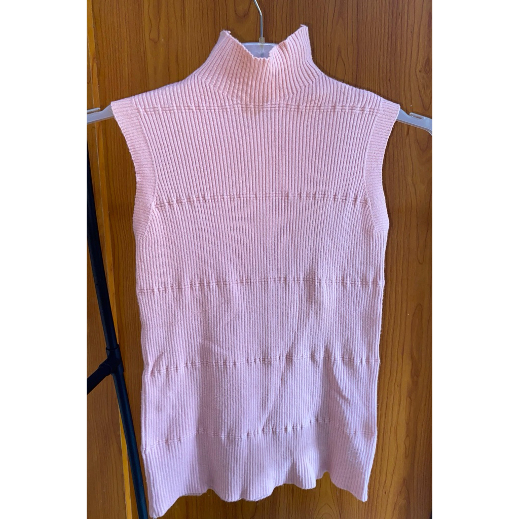Knit Top Pink Turtleneck Tanpa Lengan Wanita