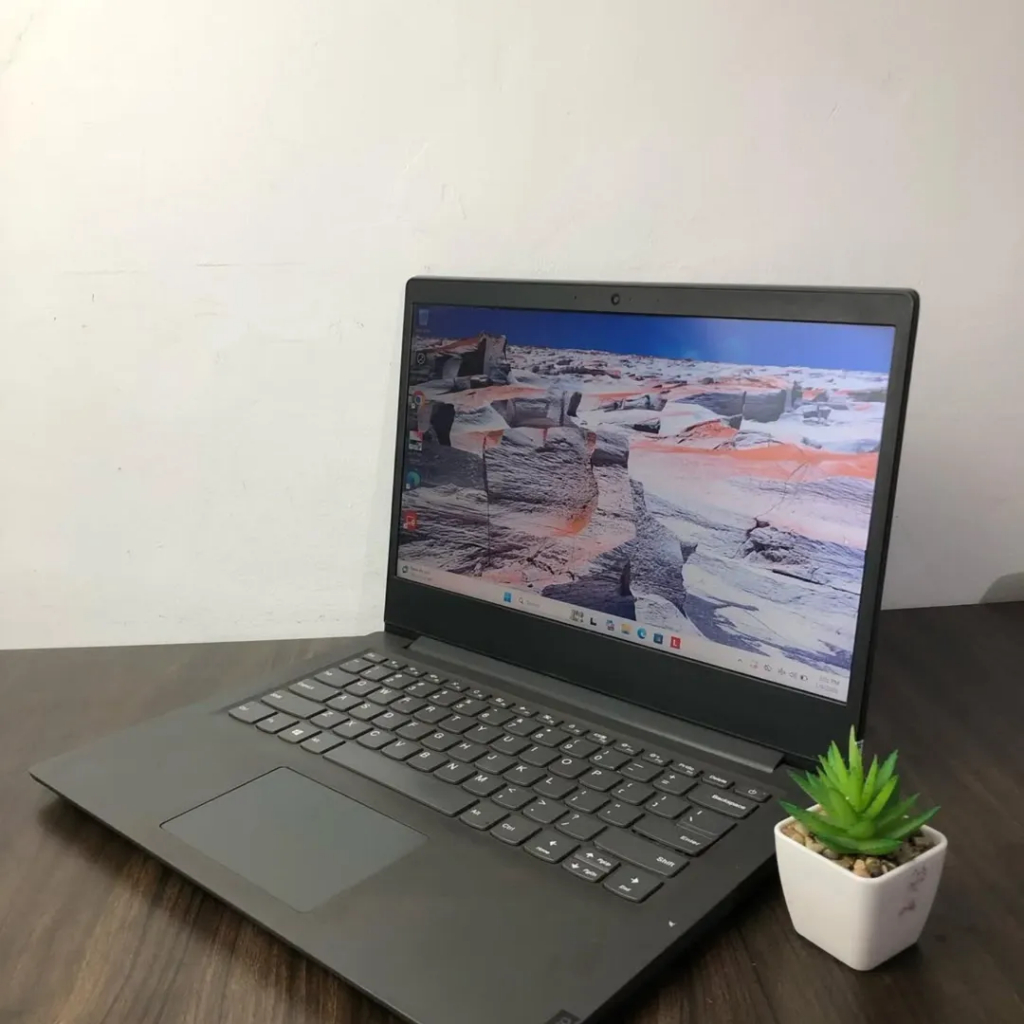 Lenovo V14 Ryzen 5 4500U 8GB 256GB Win 11 FHD