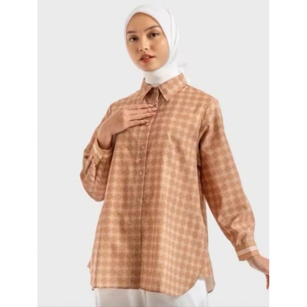 Ria Miranda Naima shirt
