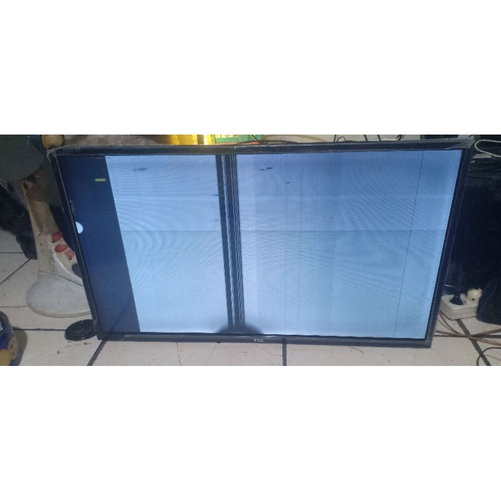 TV LED TCL 32 Inch Layar Blank, Mesin Normal, Murah Aja
