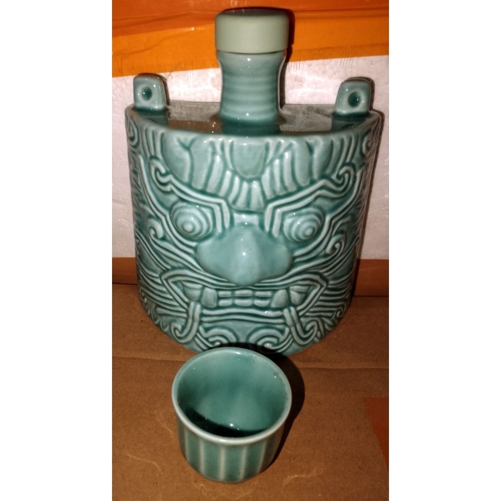 botol bekas minuman import keramik+gelas untuk hiasan