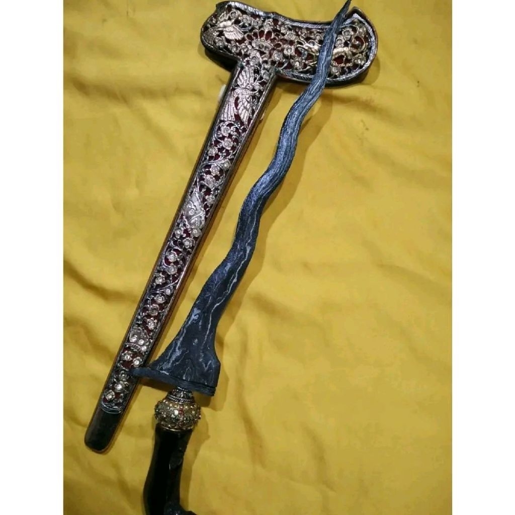 Keris Sepuh Asli Jarang Guyang Luk 7 Warangka Topengan I Keris Sepuh Wingit - Keris Majapahit