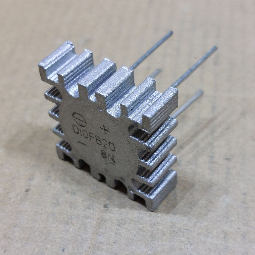 dioda bridge kiprok D10FB20 10A kotak heatsink