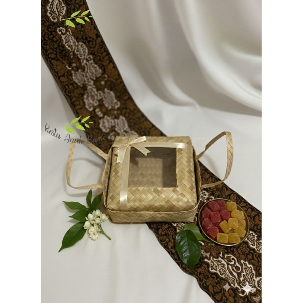 besek cangkang Besek Bambu Kotak Tutup Mika + Handle – Wadah Snack, Kue, Hampers & Seserahan 	Kotak 