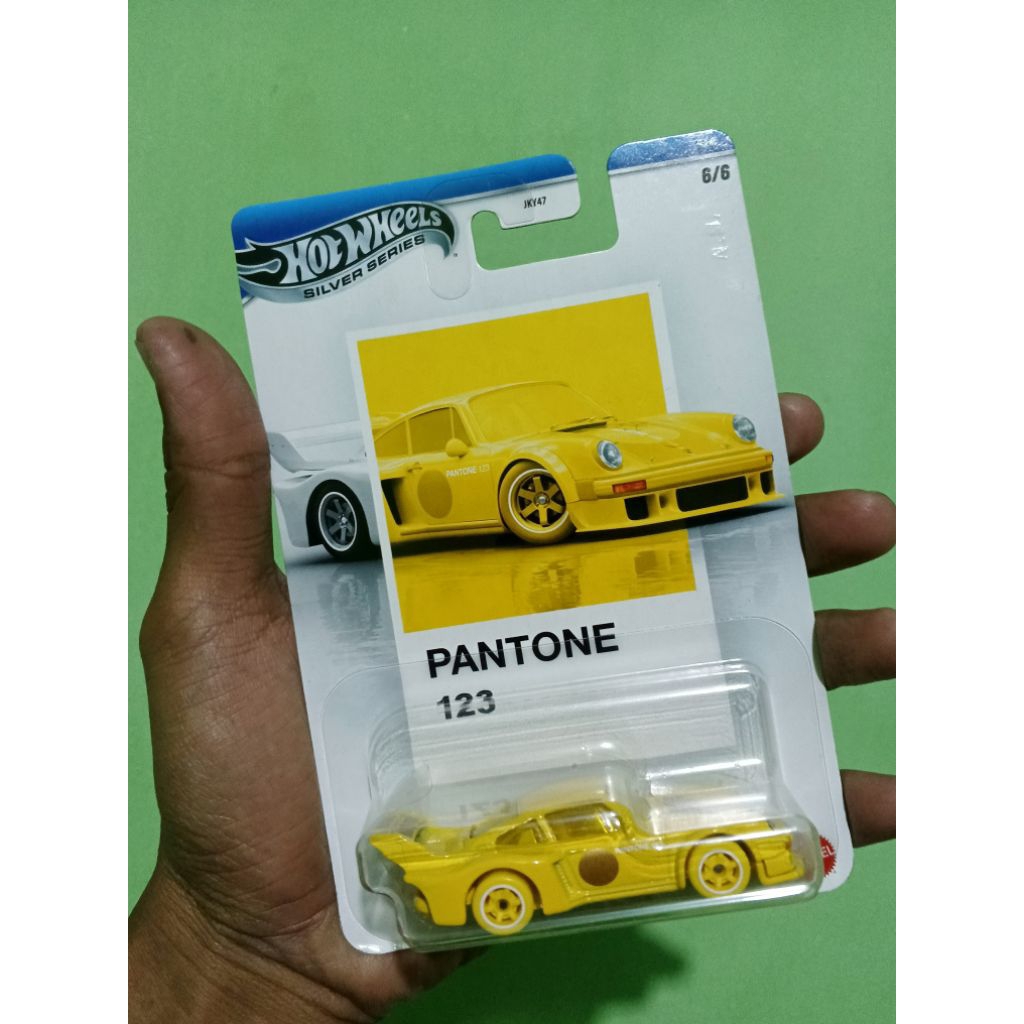 Hot wheels pantone porsche 934/5