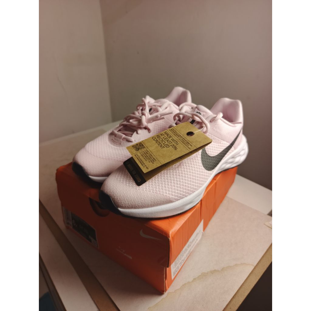 Nike Revolution 6 Next Nature  BNIB Original 100%