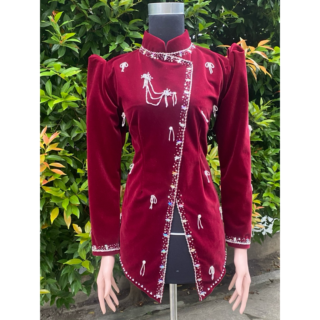Kebaya Bludru Premium Payet Maroon –  SasmayaLuxe