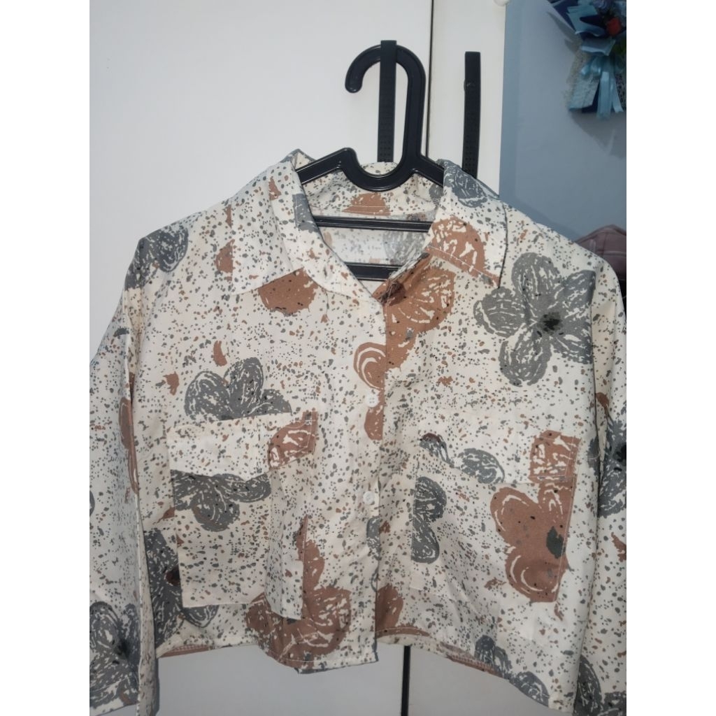 Preloved One Set Floral Earthy – Crop Shirt & Rok Panjang