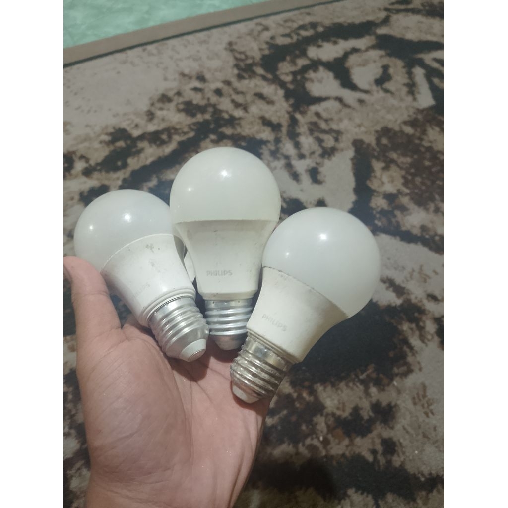 LAMPU LED OFF (MATI) PHILIPS LEHER LEBAR